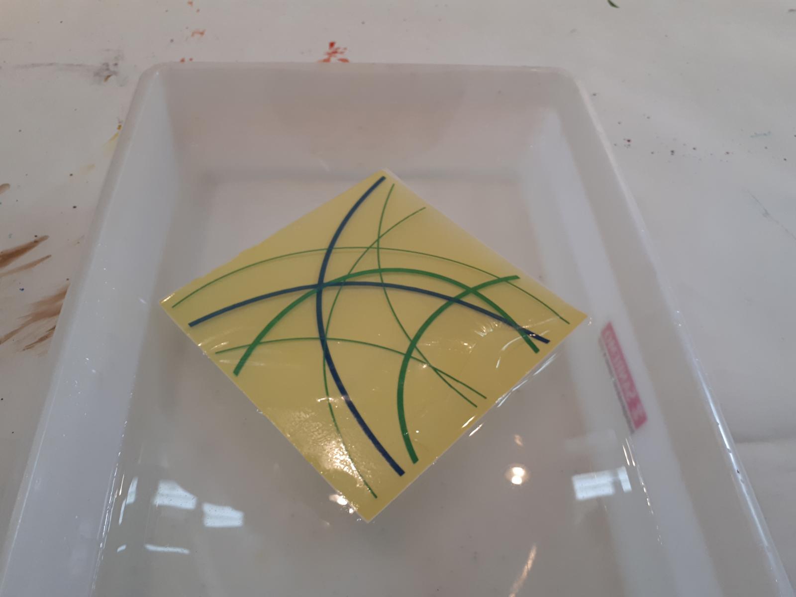 Como aplicar o decalque no azulejo!