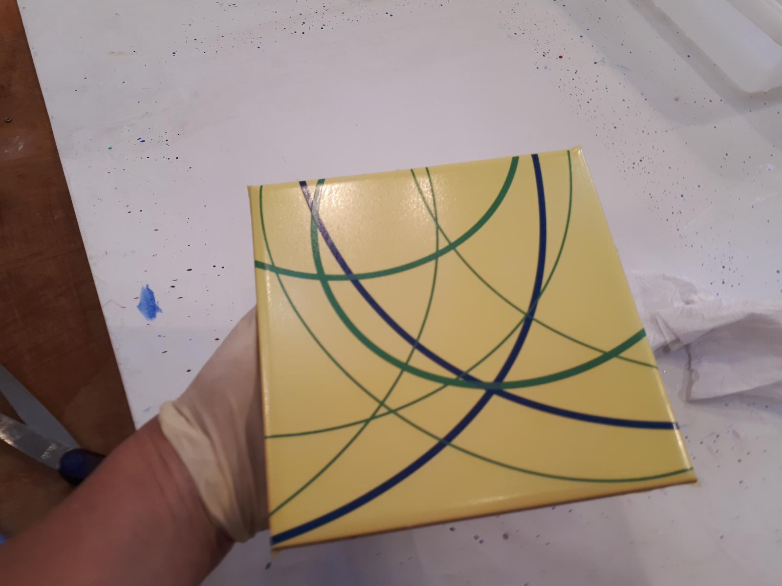 Como aplicar o decalque no azulejo!