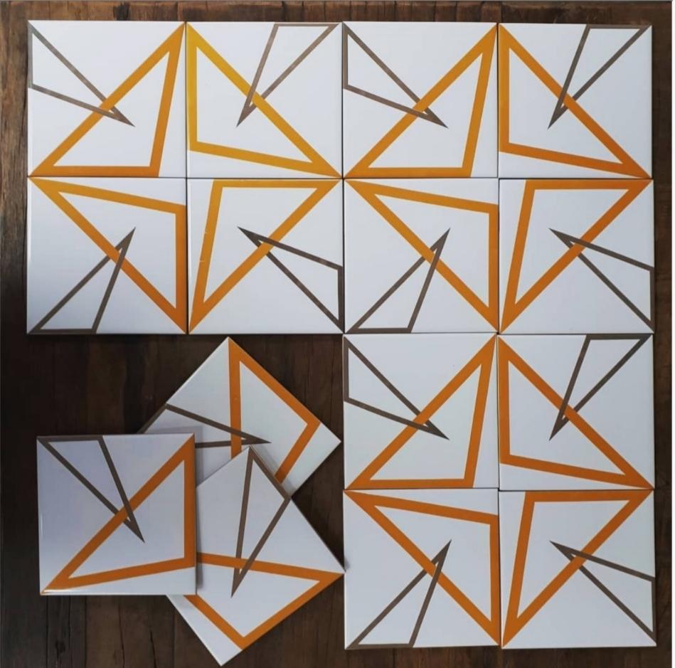 Duas versões para o azulejo BOSSA