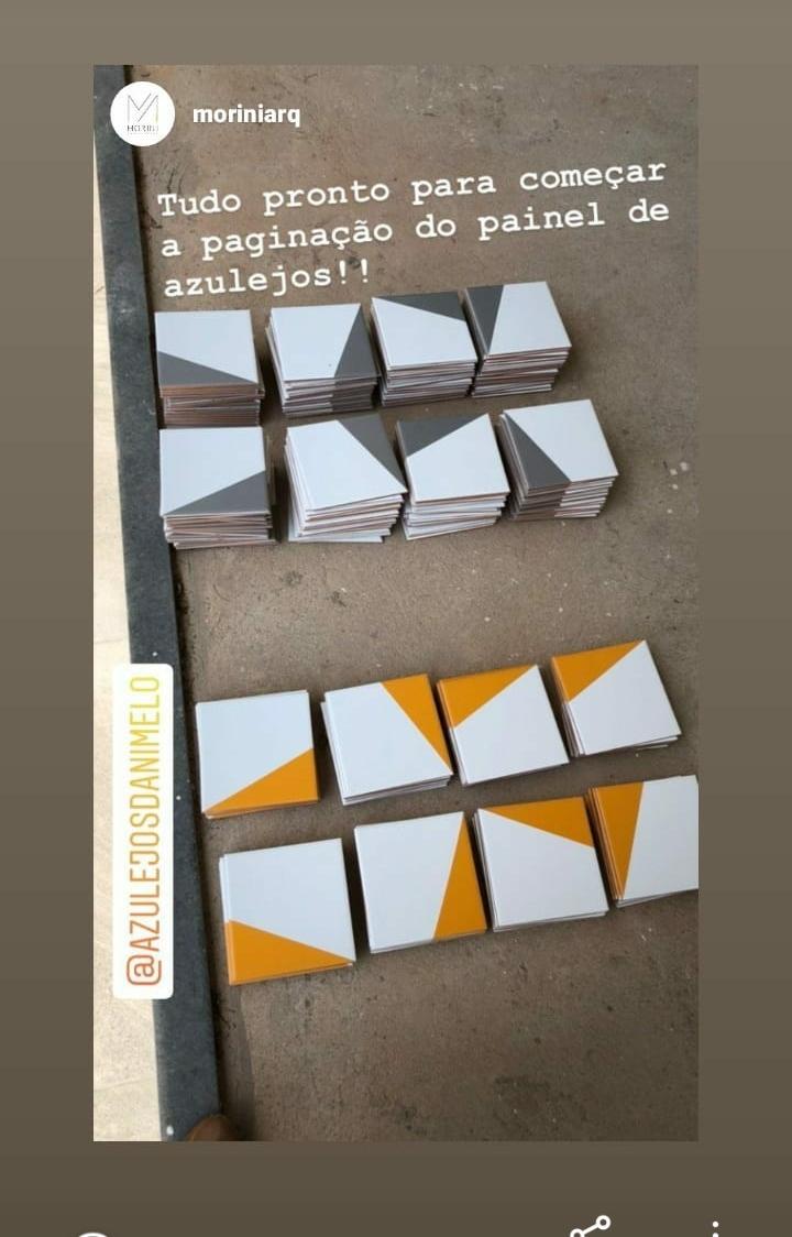 Painel com azulejos GEO