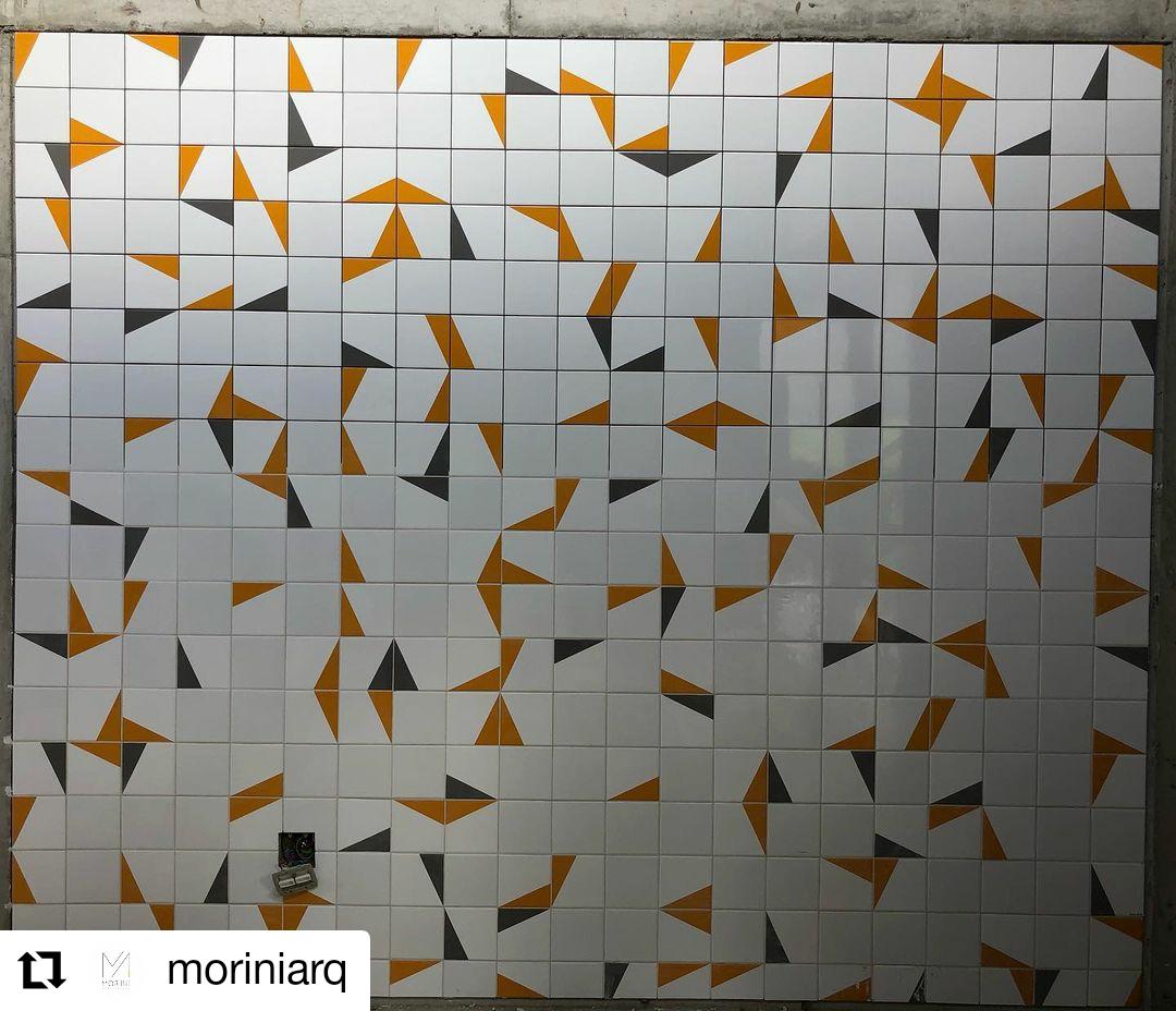 Painel com azulejos GEO