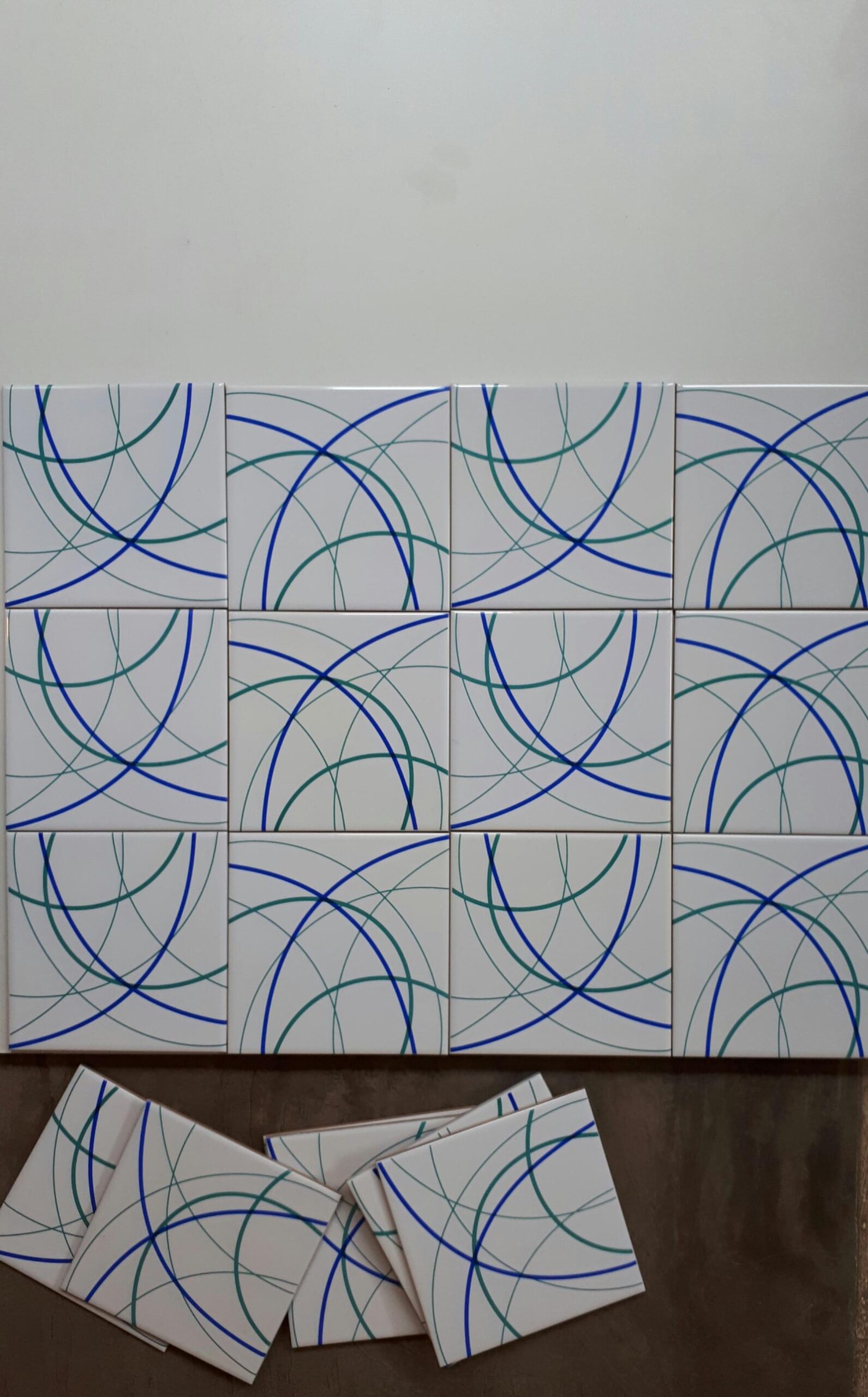 Várias versões para o nosso azulejo TRAÇOS! Várias versões para o nosso azulejo TRAÇOS!